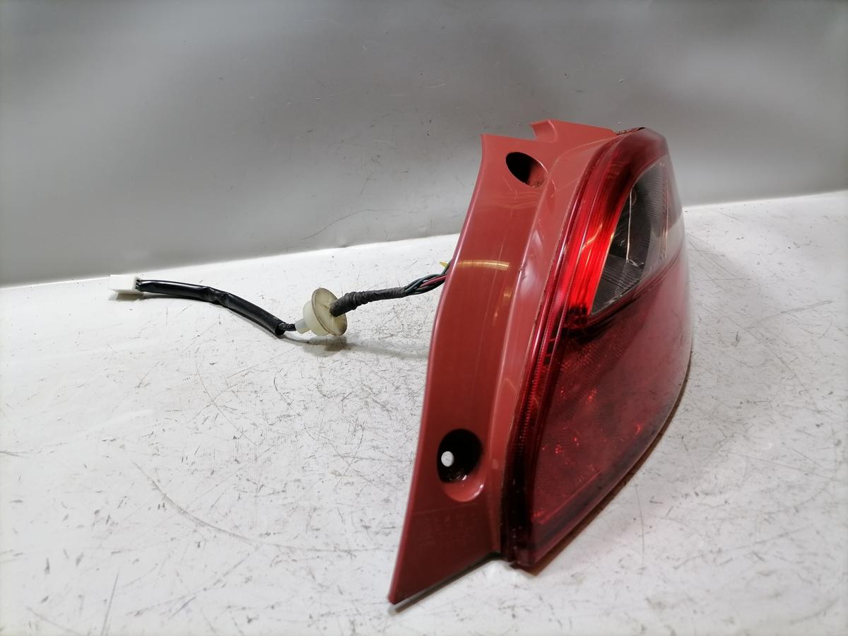 Mazda 2 DE original R&uuml;cklicht R&uuml;ckleuchte Schlussleuchte rechts Bj.2010